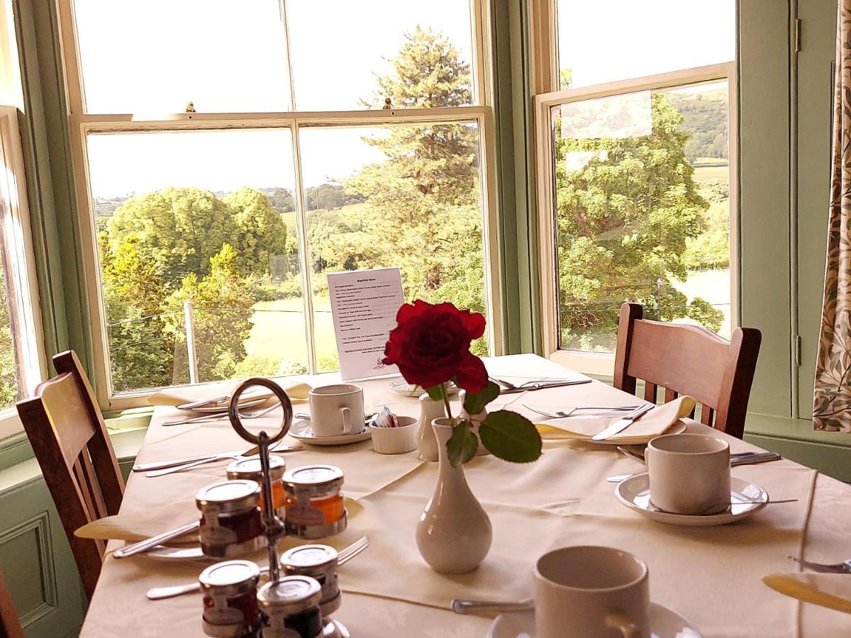 Bron-Y-Graig Hotel Коруен Екстериор снимка
