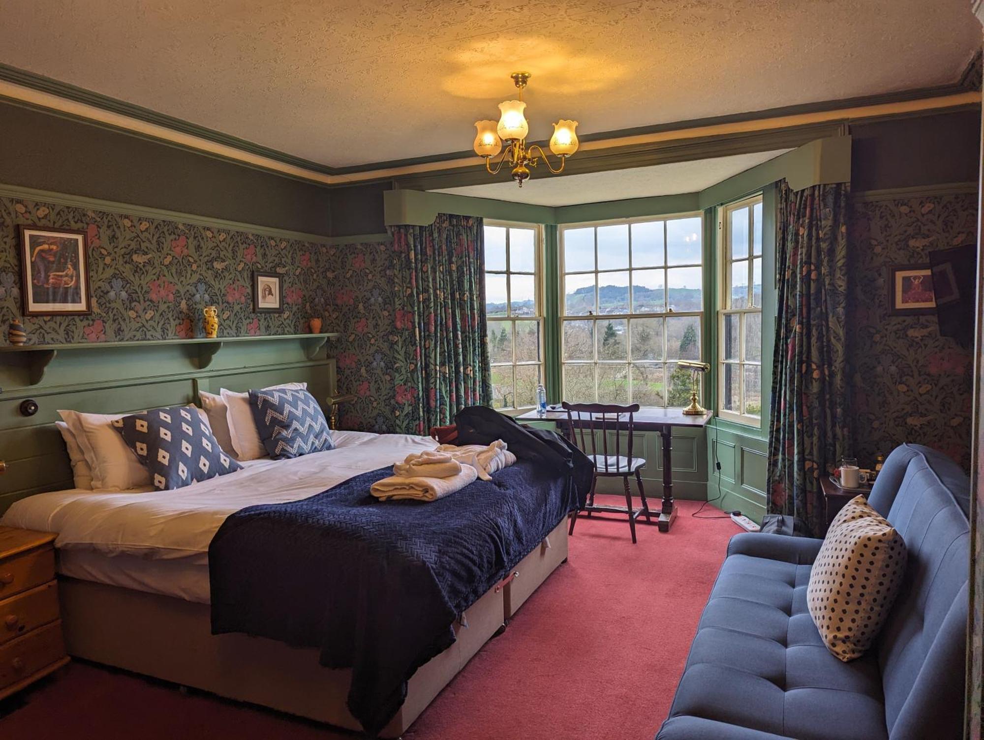 Bron-Y-Graig Hotel Коруен Екстериор снимка